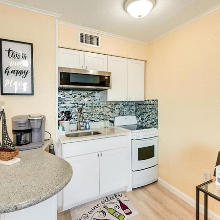 Beachfront Corpus Christi Condo With Pool Access! Exterior photo