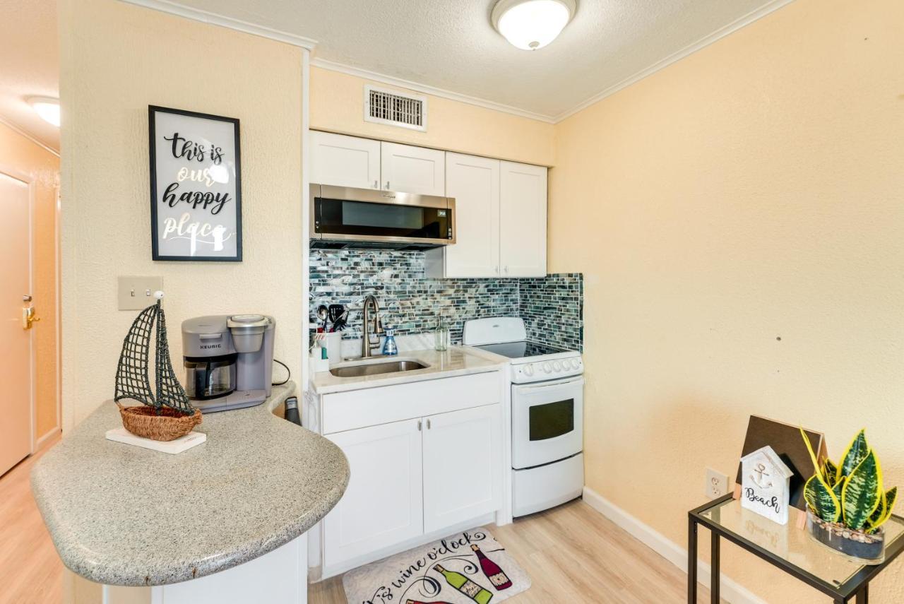Beachfront Corpus Christi Condo With Pool Access! Exterior photo