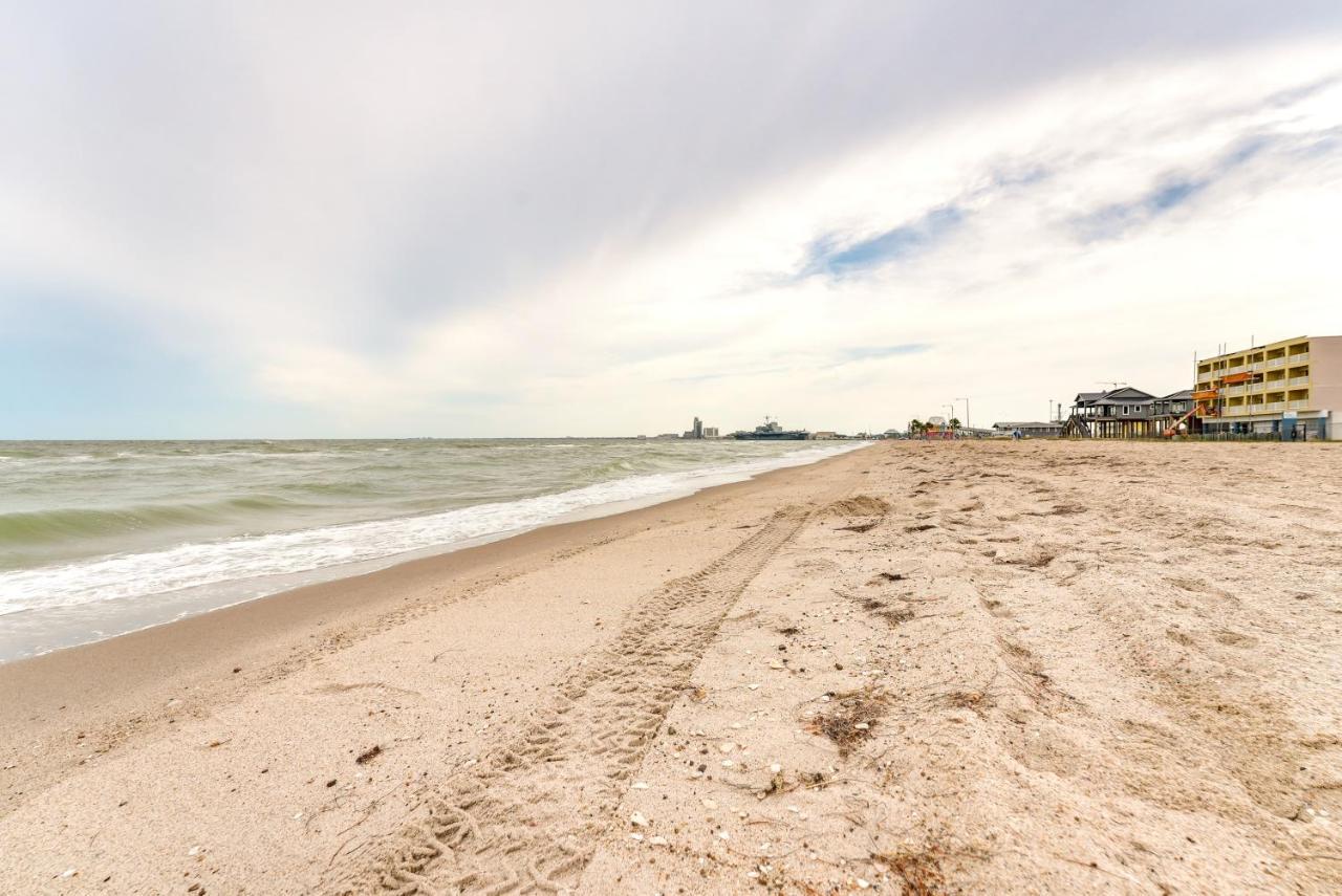 Beachfront Corpus Christi Condo With Pool Access! Exterior photo
